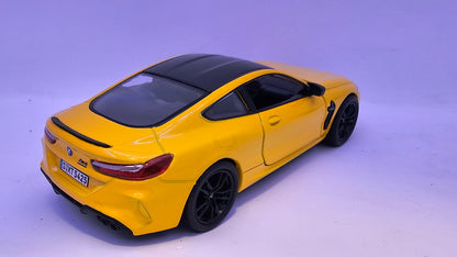 BMW M8 Competition Coupé - Escala 1/38 - Kinsmart - (Sin caja)