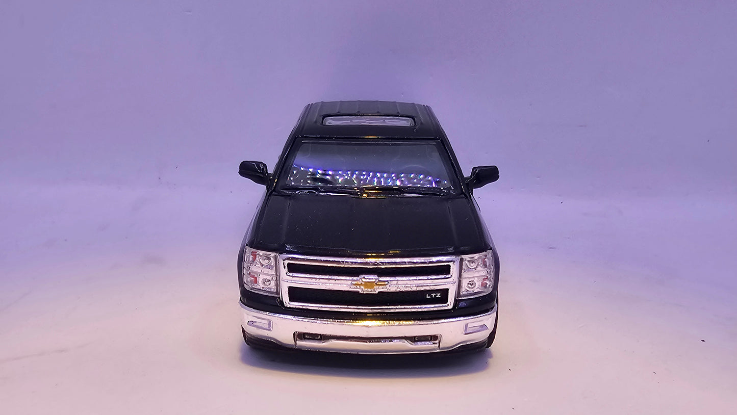 Chevrolet Silverado 2014 - Escala 1/46 - Kinsmart - (Sin caja)