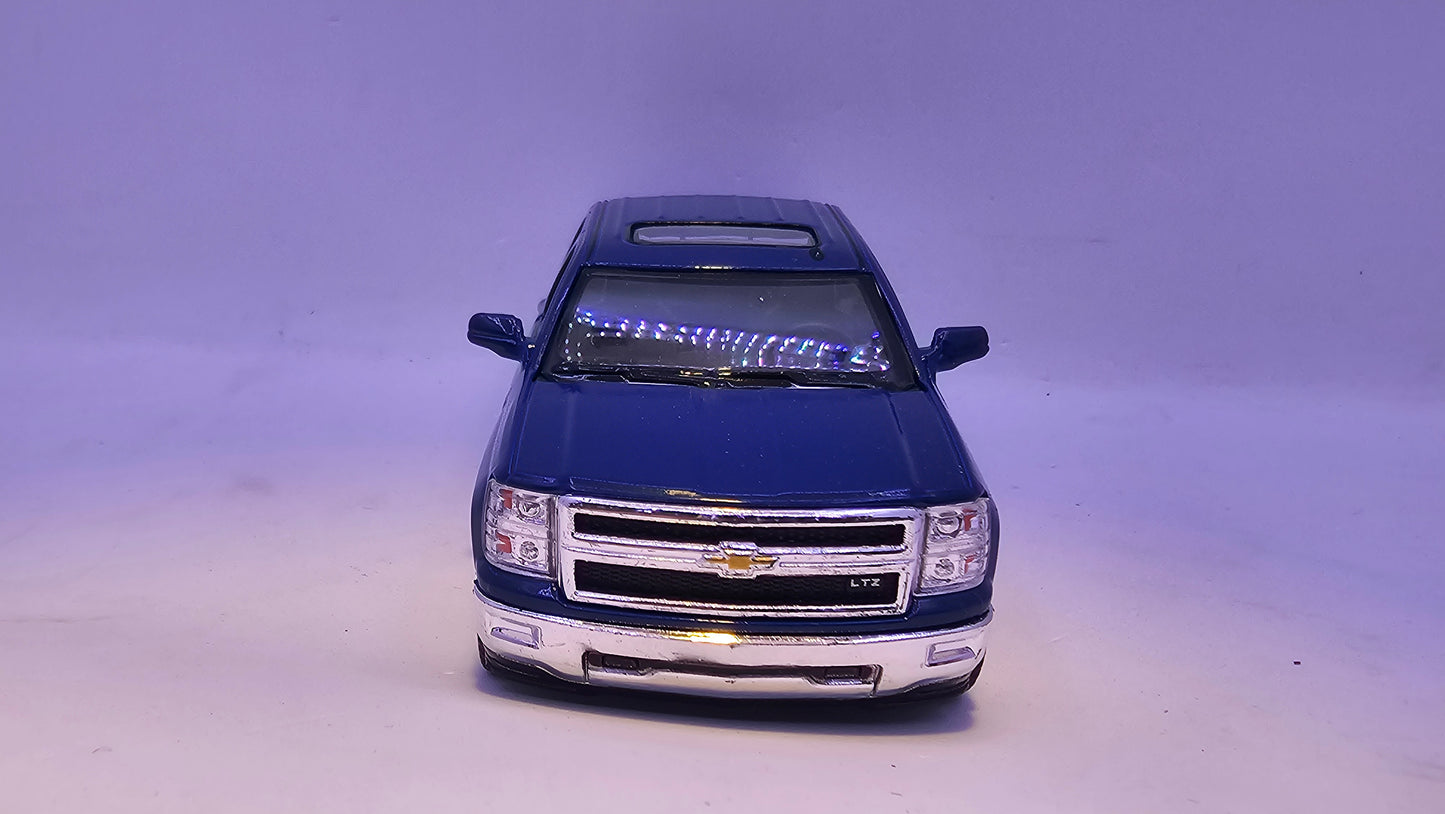 Chevrolet Silverado 2014 - Escala 1/46 - Kinsmart - (Sin caja)