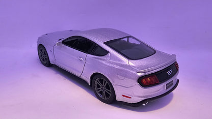 Ford Mustang GT 2015 - Escala 1/38 - Kinsmart - (Sin caja)