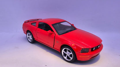 Ford Mustang GT 2006 - Escala 1/38 - Kinsmart - (Sin caja)