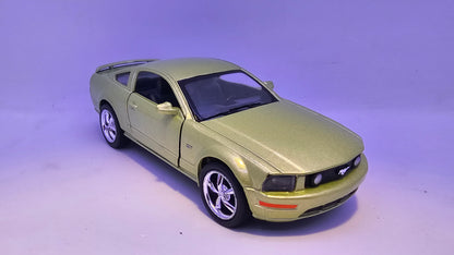 Ford Mustang GT 2006 - Escala 1/38 - Kinsmart - (Sin caja)