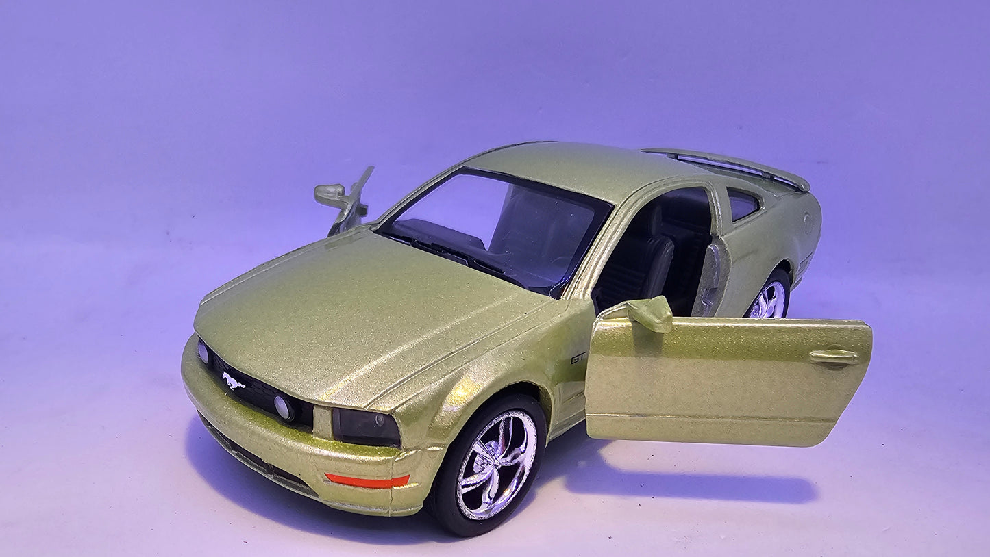 Ford Mustang GT 2006 - Escala 1/38 - Kinsmart - (Sin caja)