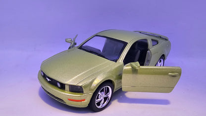 Ford Mustang GT 2006 - Escala 1/38 - Kinsmart - (Sin caja)