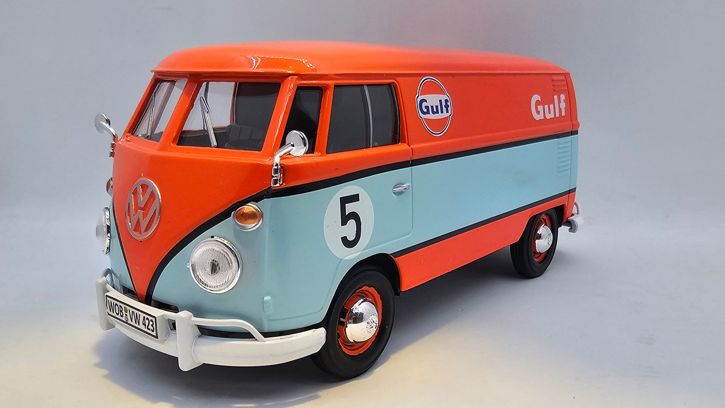 Volkswagen Type 2 Delivery Van Gulf - Escala 1/24 - MotorMax - (Sin Caja)
