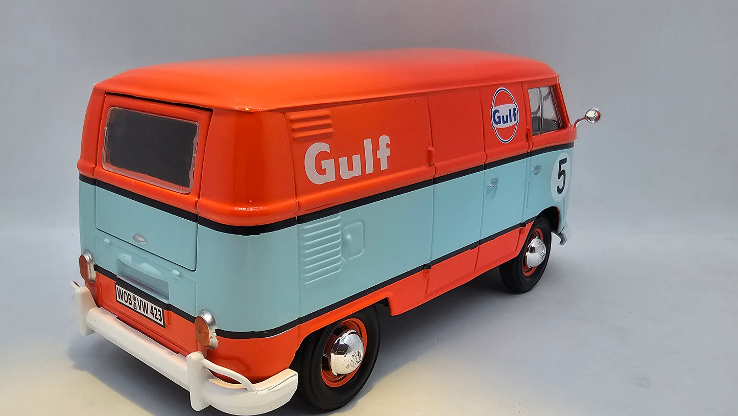 Volkswagen Type 2 Delivery Van Gulf - Escala 1/24 - MotorMax - (Sin Caja)