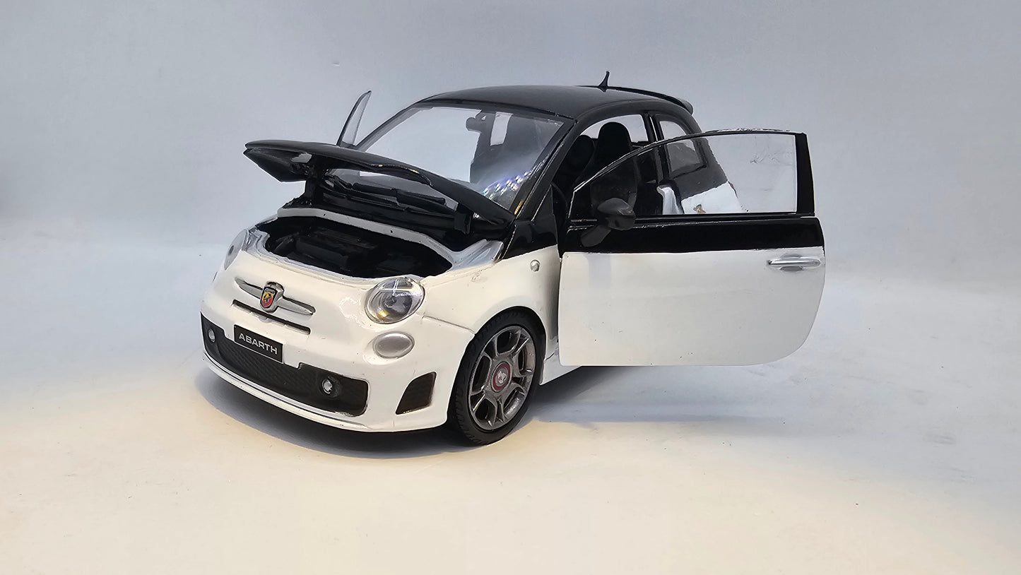 Fiat 500 ABARTH - Escala 1/24 - MotorMax - (Sin Caja)