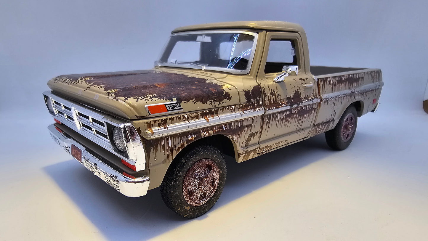 Ford F-100 Pick Up 1972 "Oxidada" - Escala 1/24 - Motormax - (Sin caja)