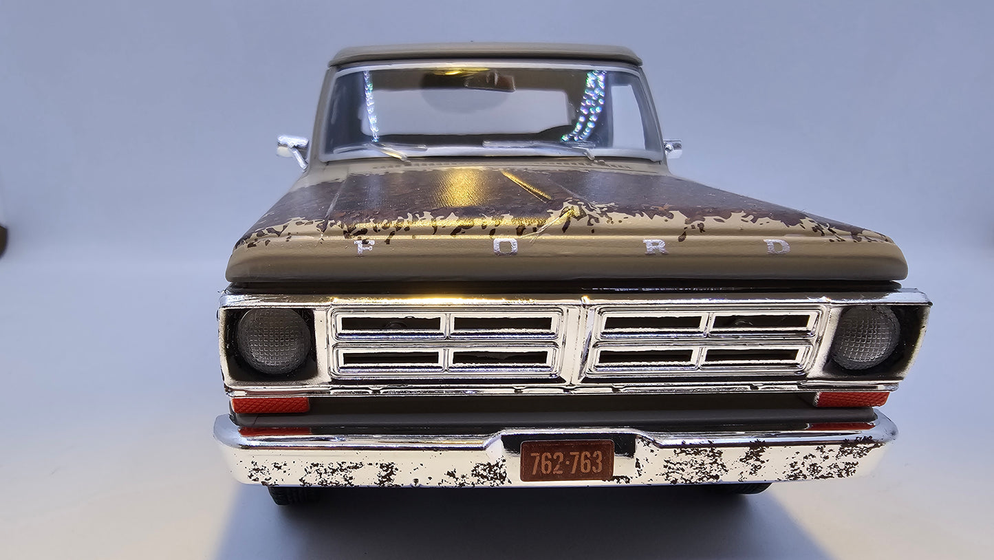 Ford F-100 Pick Up 1972 "Oxidada" - Escala 1/24 - Motormax - (Sin caja)