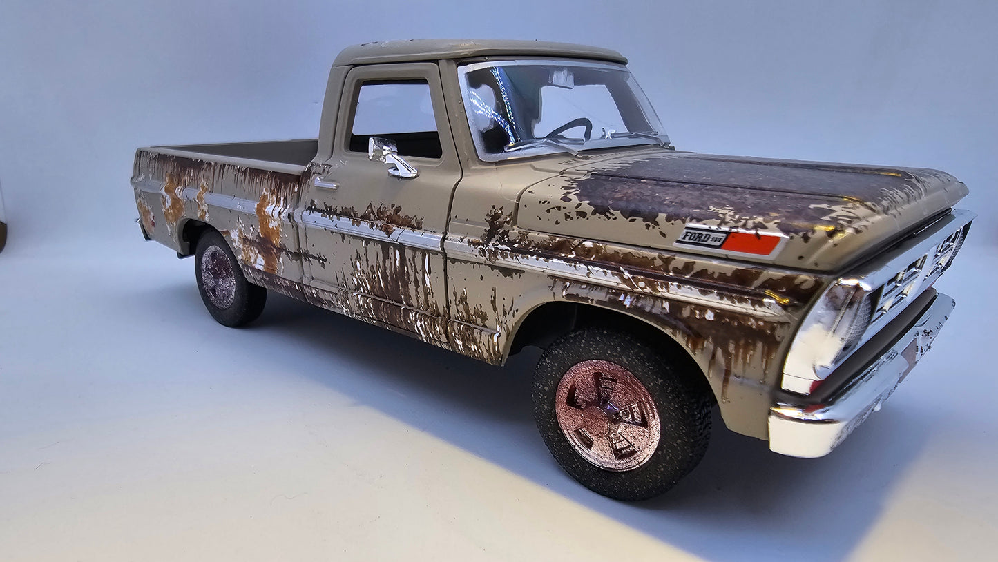 Ford F-100 Pick Up 1972 "Oxidada" - Escala 1/24 - Motormax - (Sin caja)