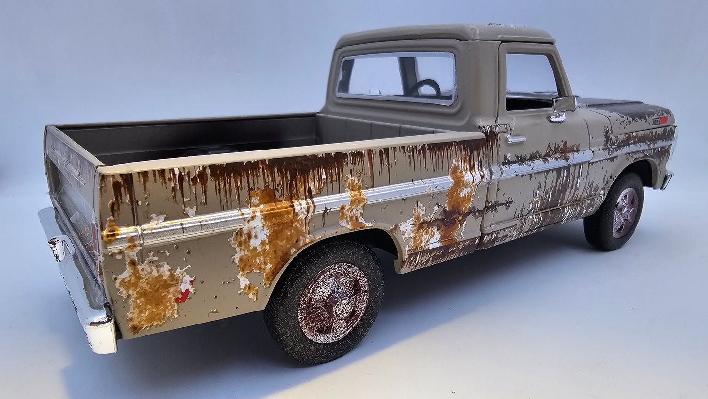 Ford F-100 Pick Up 1972 "Oxidada" - Escala 1/24 - Motormax - (Sin caja)