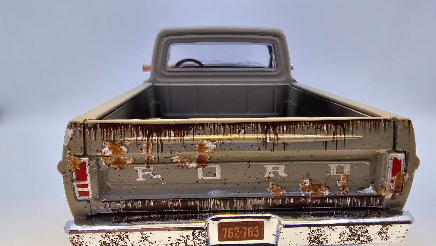 Ford F-100 Pick Up 1972 "Oxidada" - Escala 1/24 - Motormax - (Sin caja)