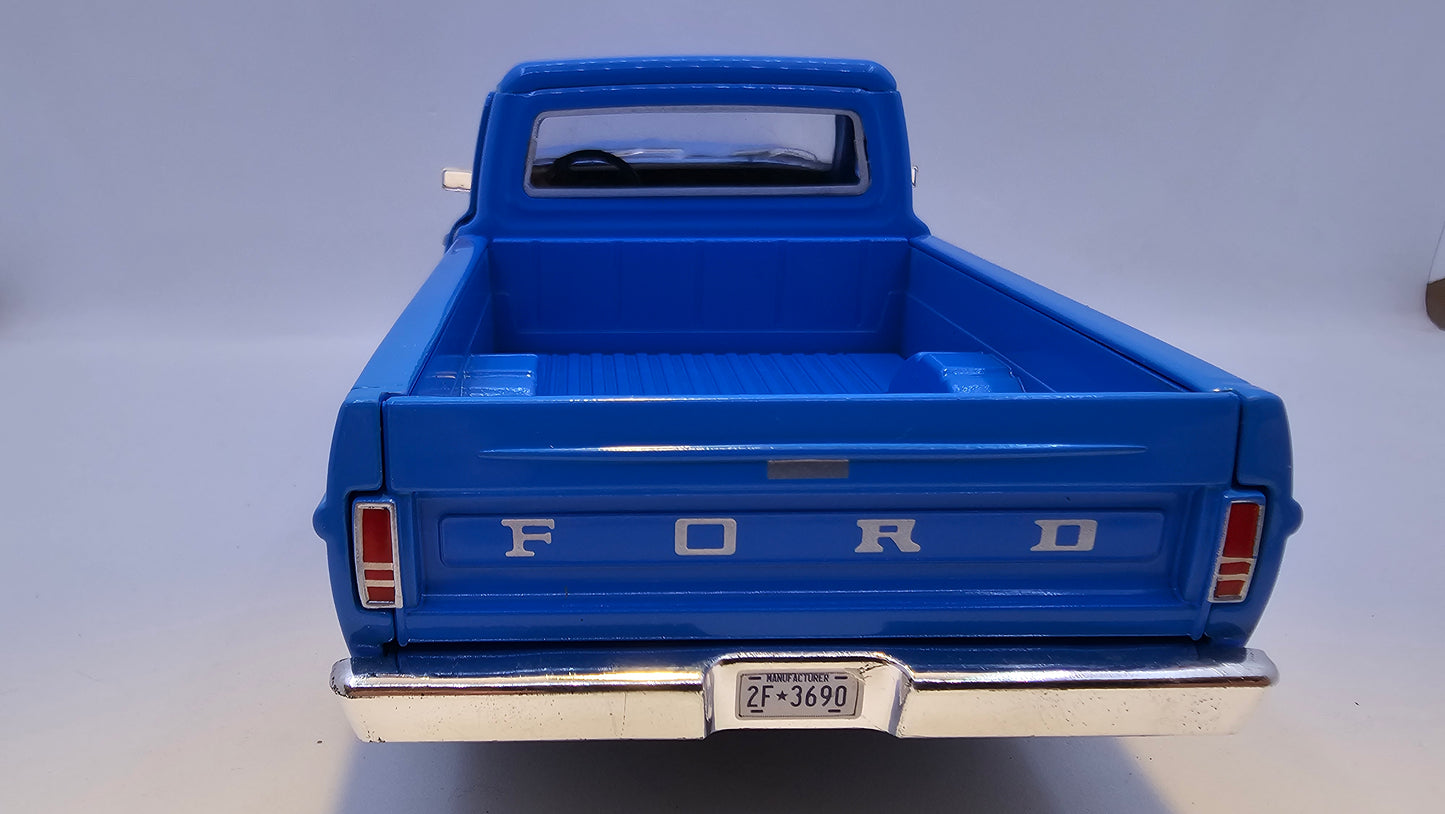 Ford F-100 Pick Up 1972 - Escala 1/24 - Motormax - (Sin caja)