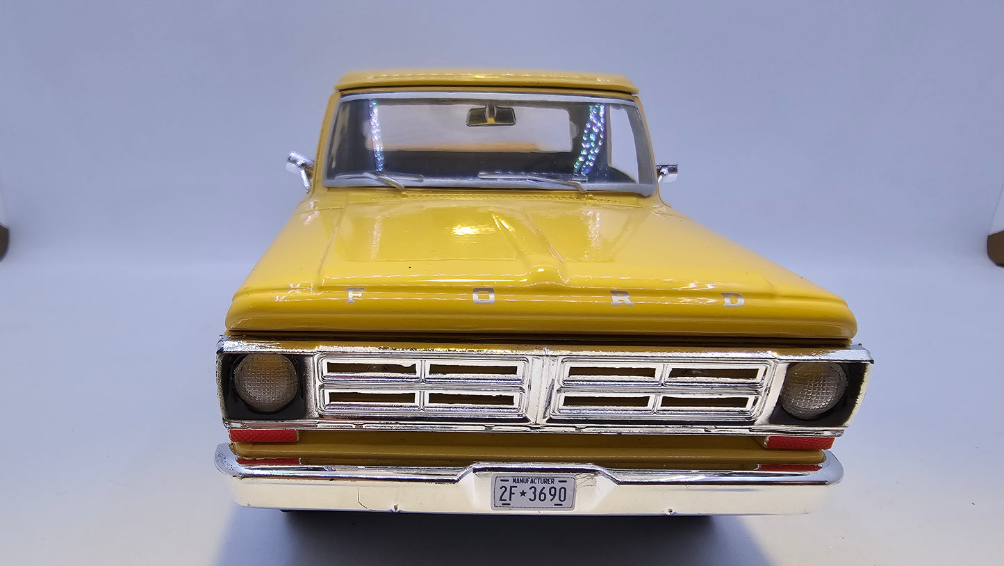 Ford F-100 Pick Up 1972 - Escala 1/24 - Motormax - (Sin caja)
