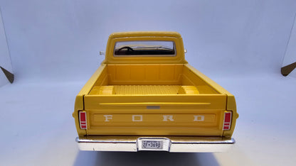 Ford F-100 Pick Up 1972 - Escala 1/24 - Motormax - (Sin caja)