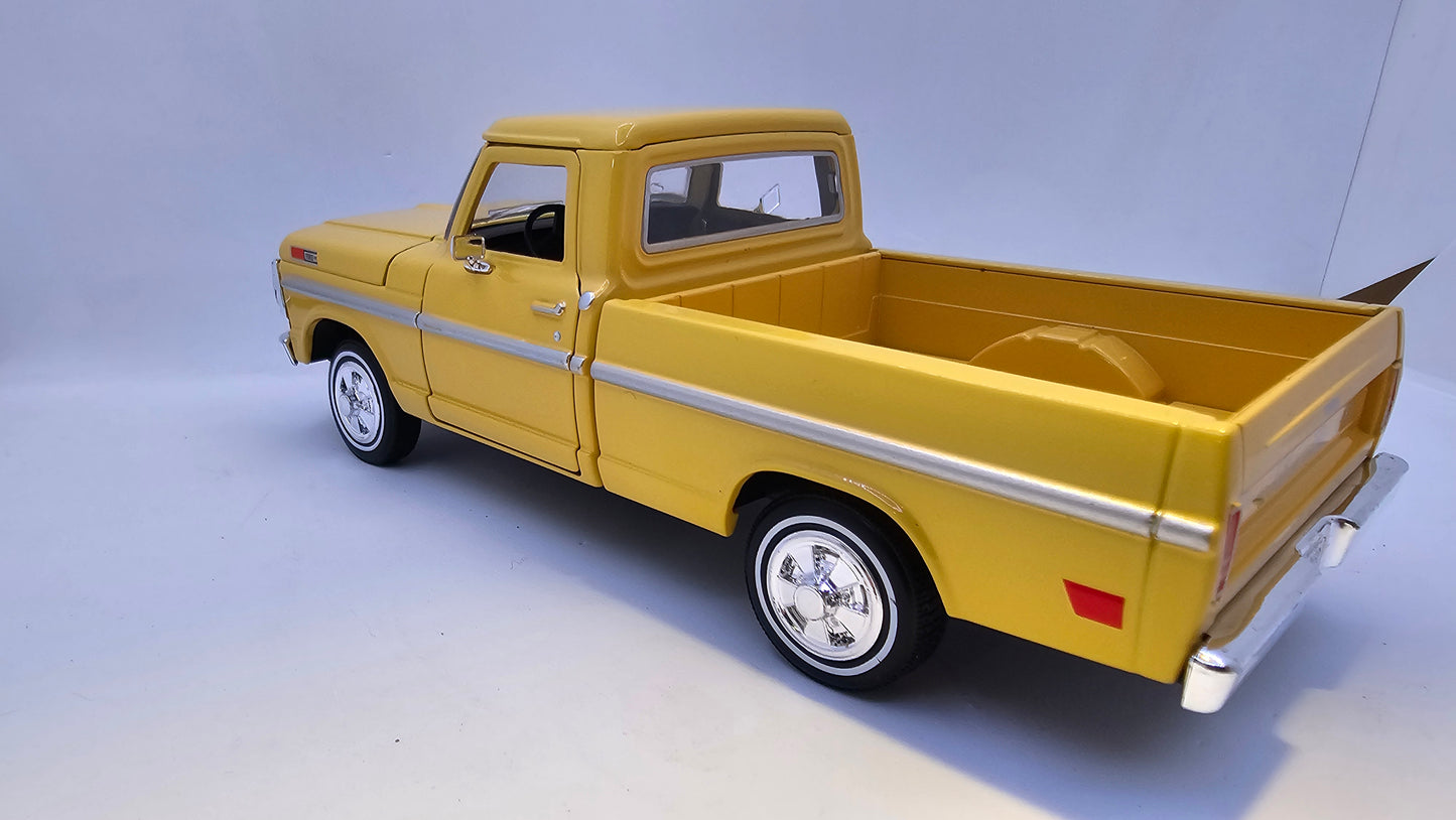 Ford F-100 Pick Up 1972 - Escala 1/24 - Motormax - (Sin caja)