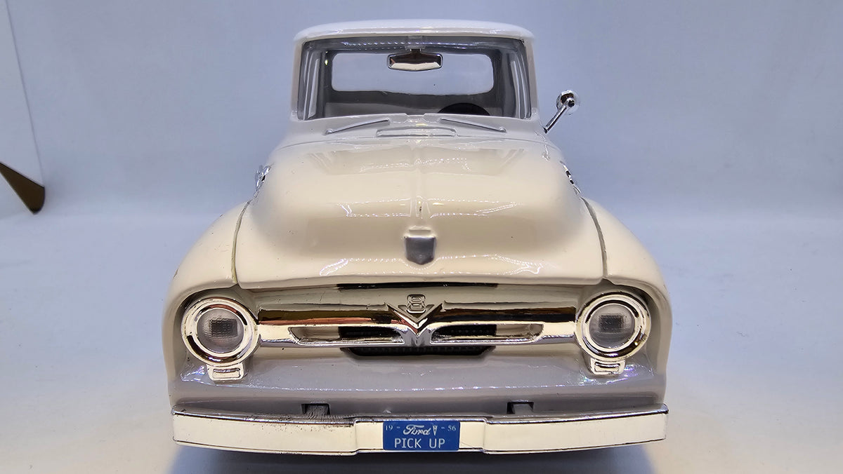 Ford F-100 Pick Up 1956 - Escala 1/24 - Motormax - (Sin caja)