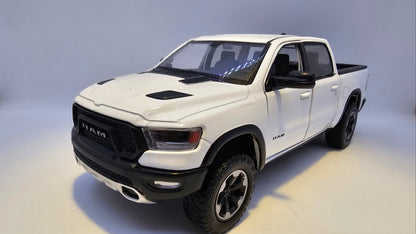 RAM 1500 Rebel Crew 2019 - Escala 1/24 (1/27) - MotorMax - (Sin Caja)