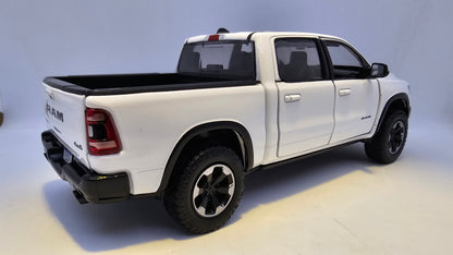 RAM 1500 Rebel Crew 2019 - Escala 1/24 (1/27) - MotorMax - (Sin Caja)