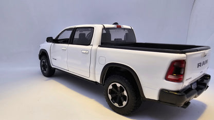 RAM 1500 Rebel Crew 2019 - Escala 1/24 (1/27) - MotorMax - (Sin Caja)
