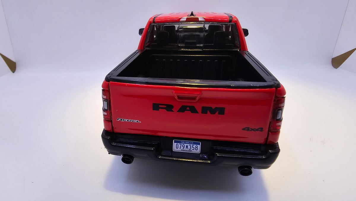 RAM 1500 Rebel Crew 2019 - Escala 1/24 (1/27) - MotorMax - (Sin Caja)