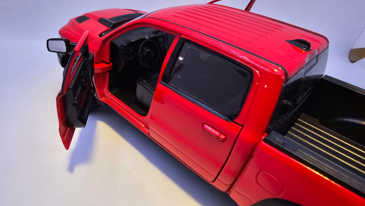 RAM 1500 Rebel Crew 2019 - Escala 1/24 (1/27) - MotorMax - (Sin Caja)