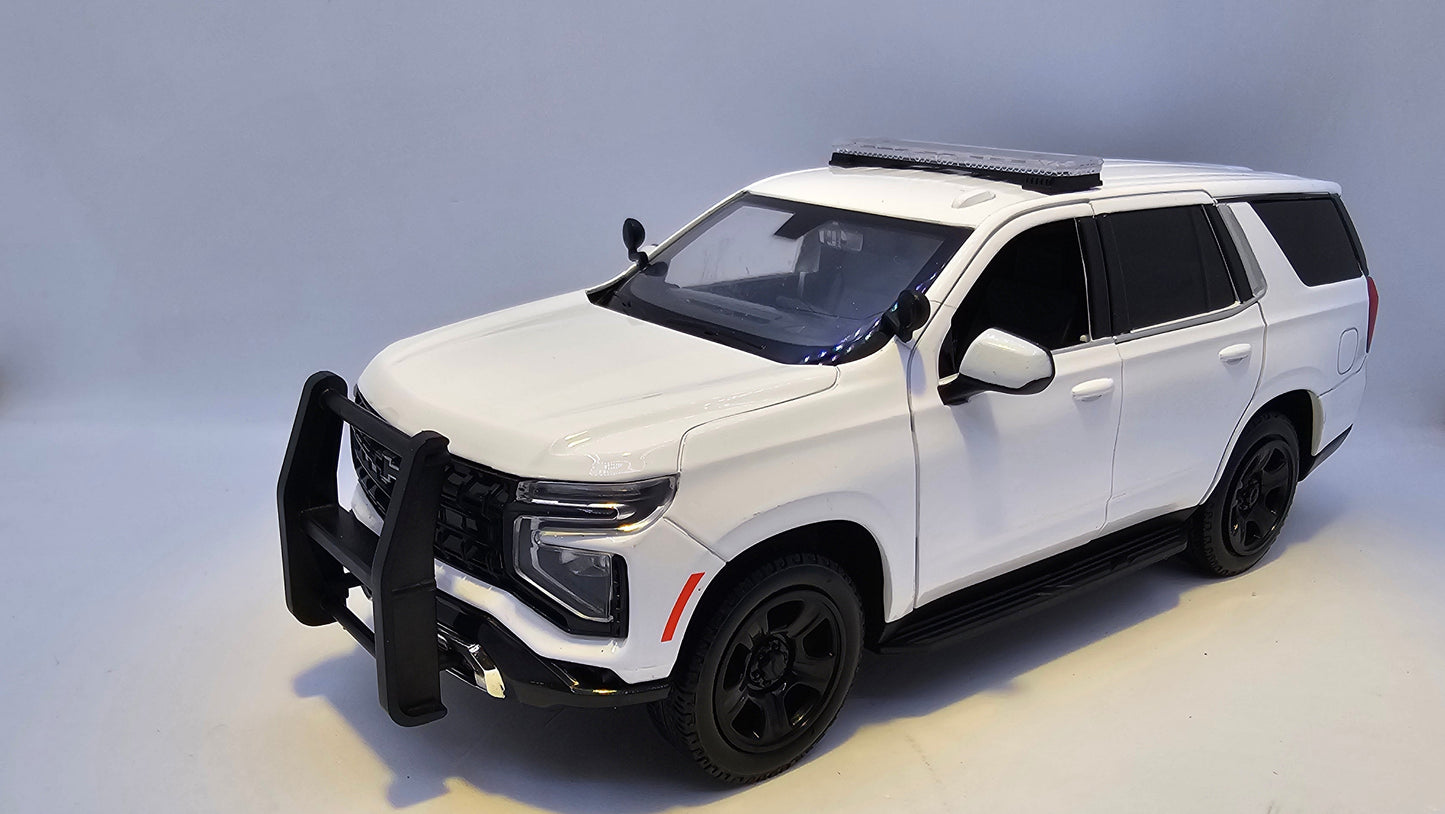 Chevrolet Tahoe PPV 2025 (Police Pursuit Vehicle) - Escala 1/24 - MotorMax - (Sin Caja)
