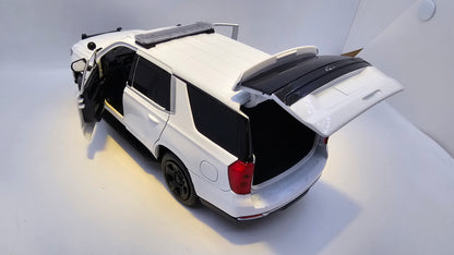 Chevrolet Tahoe PPV 2025 (Police Pursuit Vehicle) - Escala 1/24 - MotorMax - (Sin Caja)