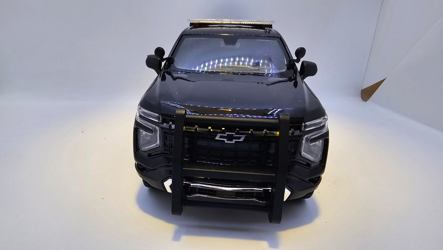 Chevrolet Tahoe PPV 2025 (Police Pursuit Vehicle) - Escala 1/24 - MotorMax - (Sin Caja)