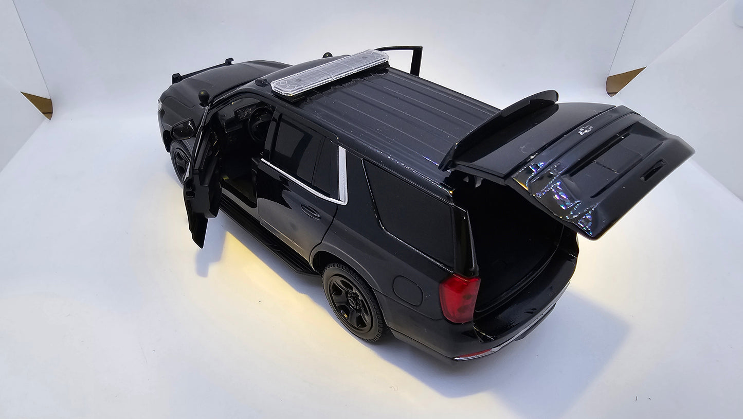 Chevrolet Tahoe PPV 2025 (Police Pursuit Vehicle) - Escala 1/24 - MotorMax - (Sin Caja)