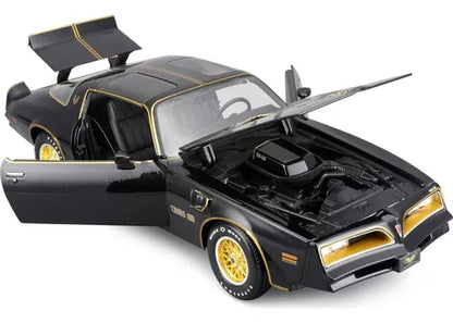 Pontiac Firebird Trans Am 1978 - Escala 1/18 - Maisto