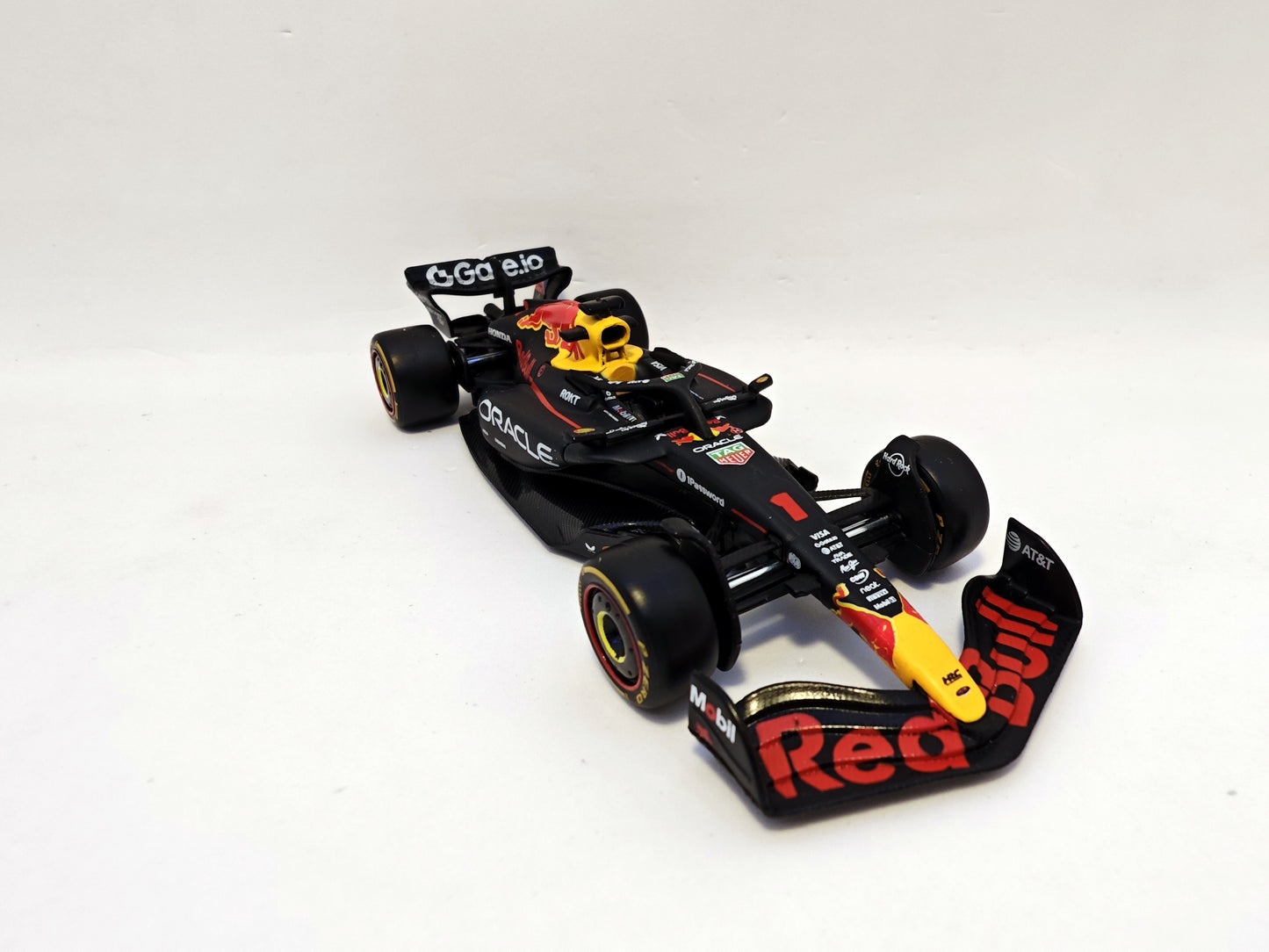 Red Bull Racing Formula 1 RB21 #1 Max Verstappen 2025 - F1 Burago Escala 1/43