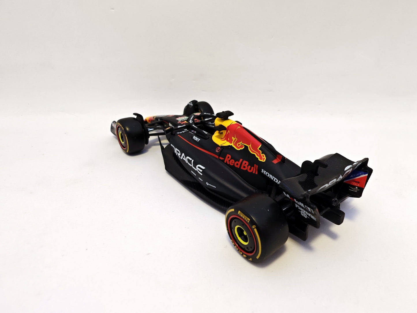 Red Bull Racing Formula 1 RB21 #1 Max Verstappen 2025 - F1 Burago Escala 1/43