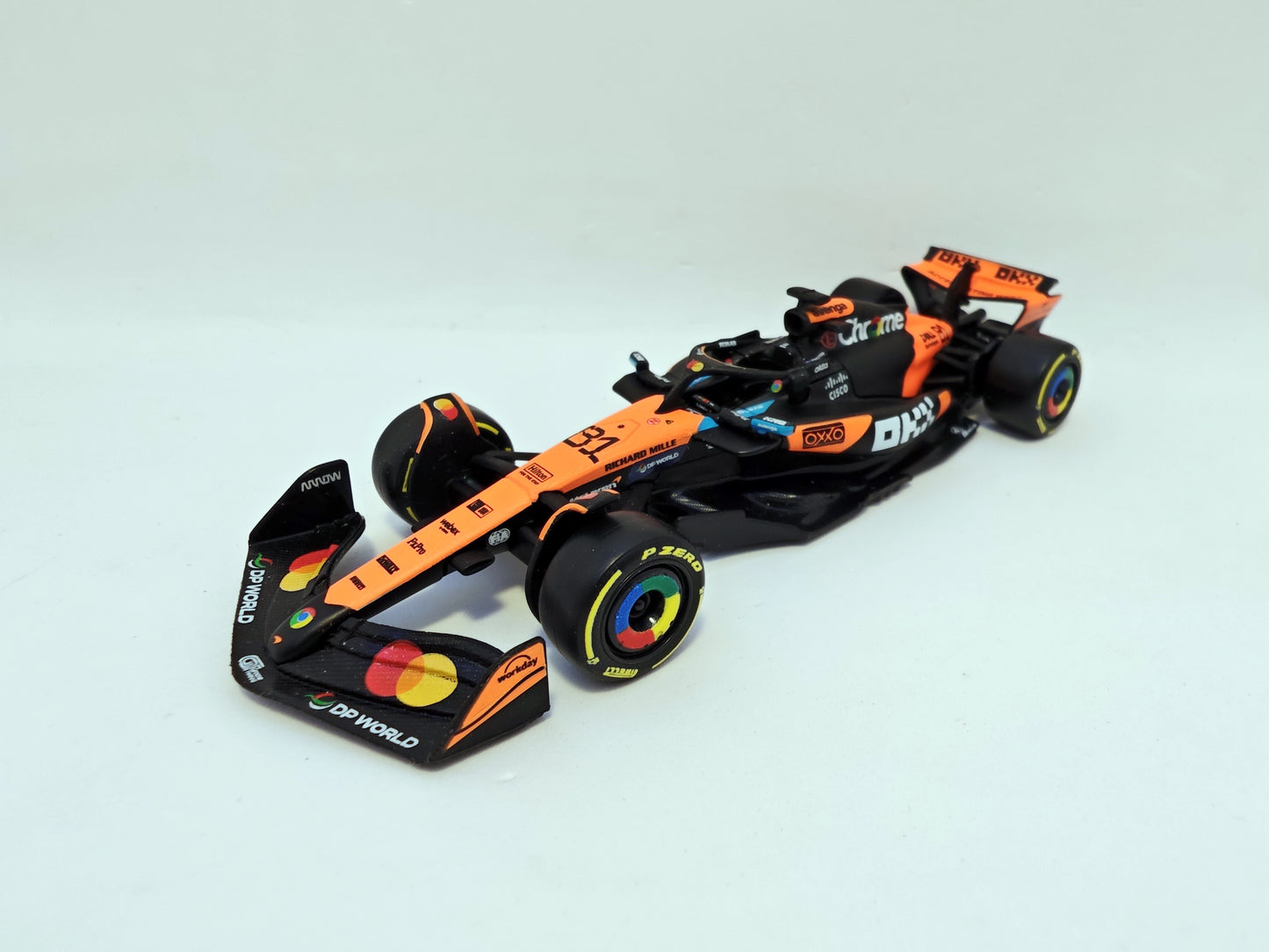 McLaren Formula 1 MCL39 #81 Oscar Piastri - 2025 - F1 Burago Escala 1/43