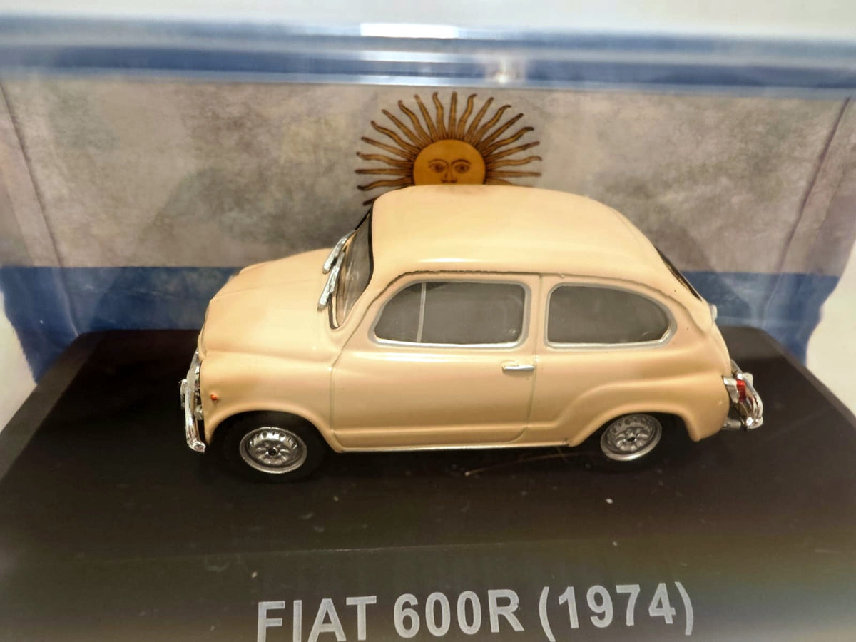 Fiat 600R 1974 - Escala 1/43 - Salvat
