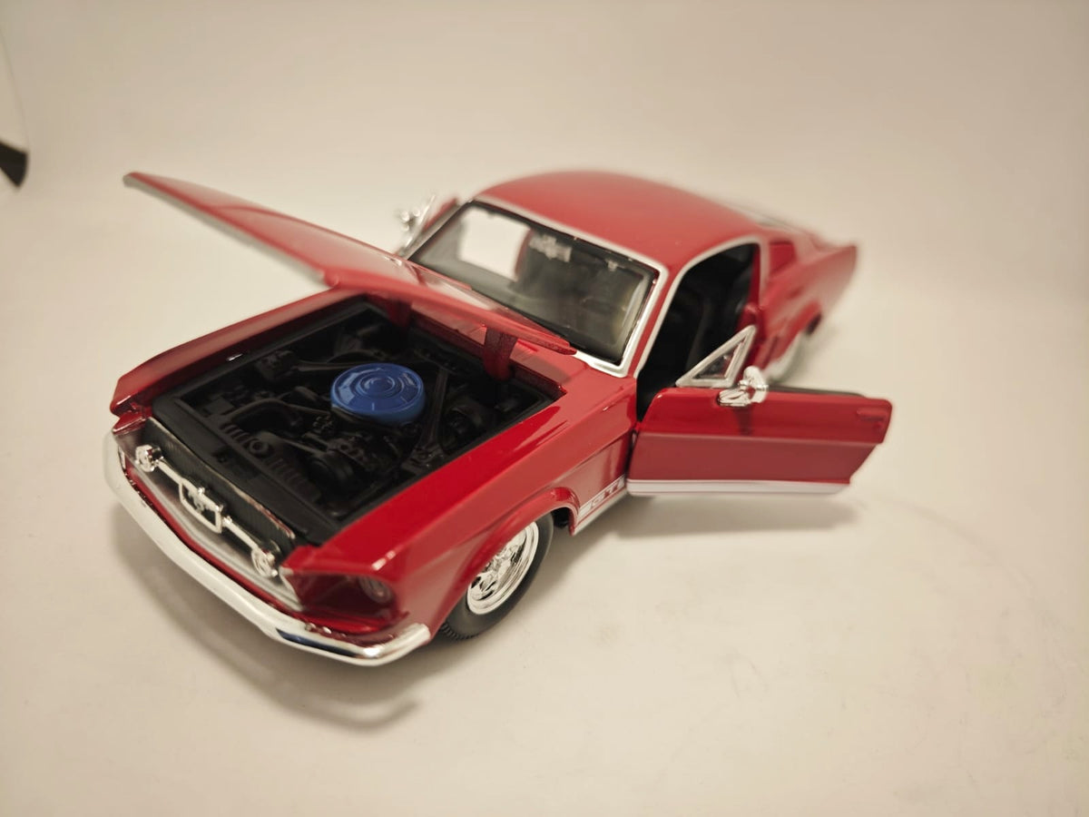 Ford Mustang GT 1967 - Escala 1/24 - Maisto - (Sin caja)