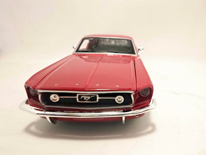Ford Mustang GT 1967 - Escala 1/24 - Maisto - (Sin caja)