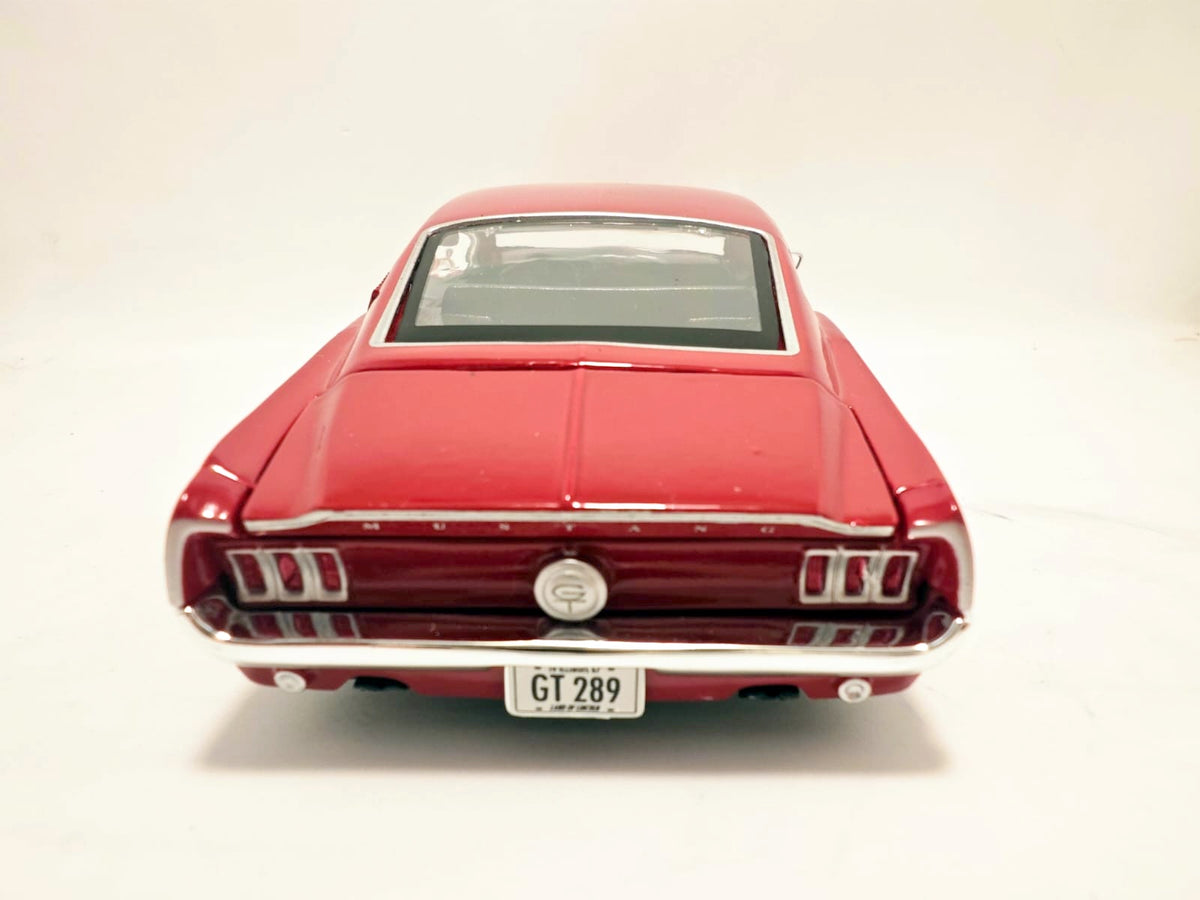 Ford Mustang GT 1967 - Escala 1/24 - Maisto - (Sin caja)
