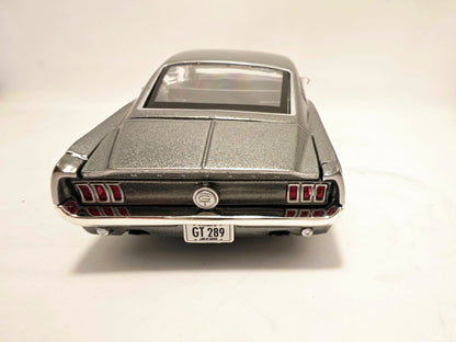 Ford Mustang GT 1967 - Escala 1/24 - Maisto - (Sin caja)