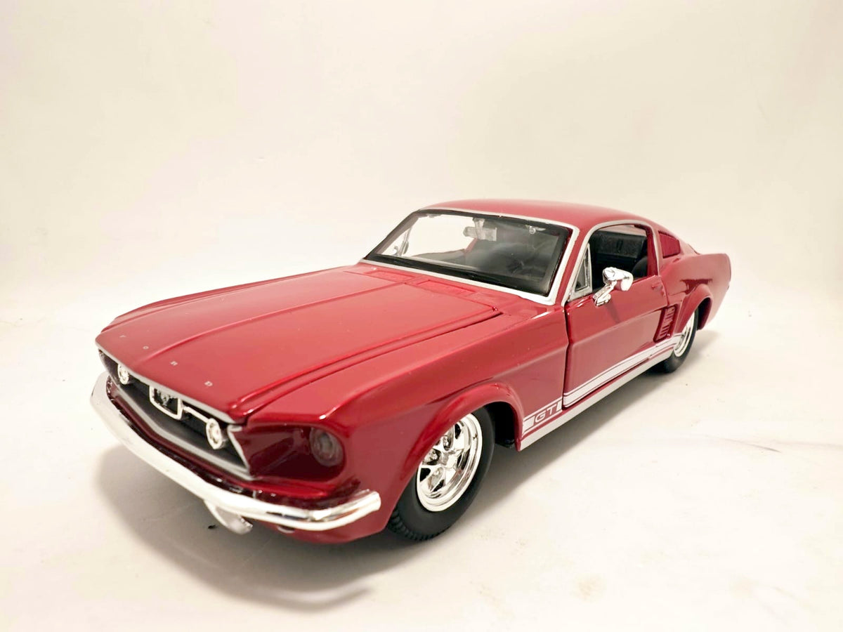 Ford Mustang GT 1967 - Escala 1/24 - Maisto - (Sin caja)