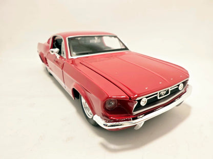 Ford Mustang GT 1967 - Escala 1/24 - Maisto - (Sin caja)