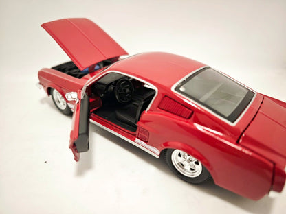 Ford Mustang GT 1967 - Escala 1/24 - Maisto - (Sin caja)