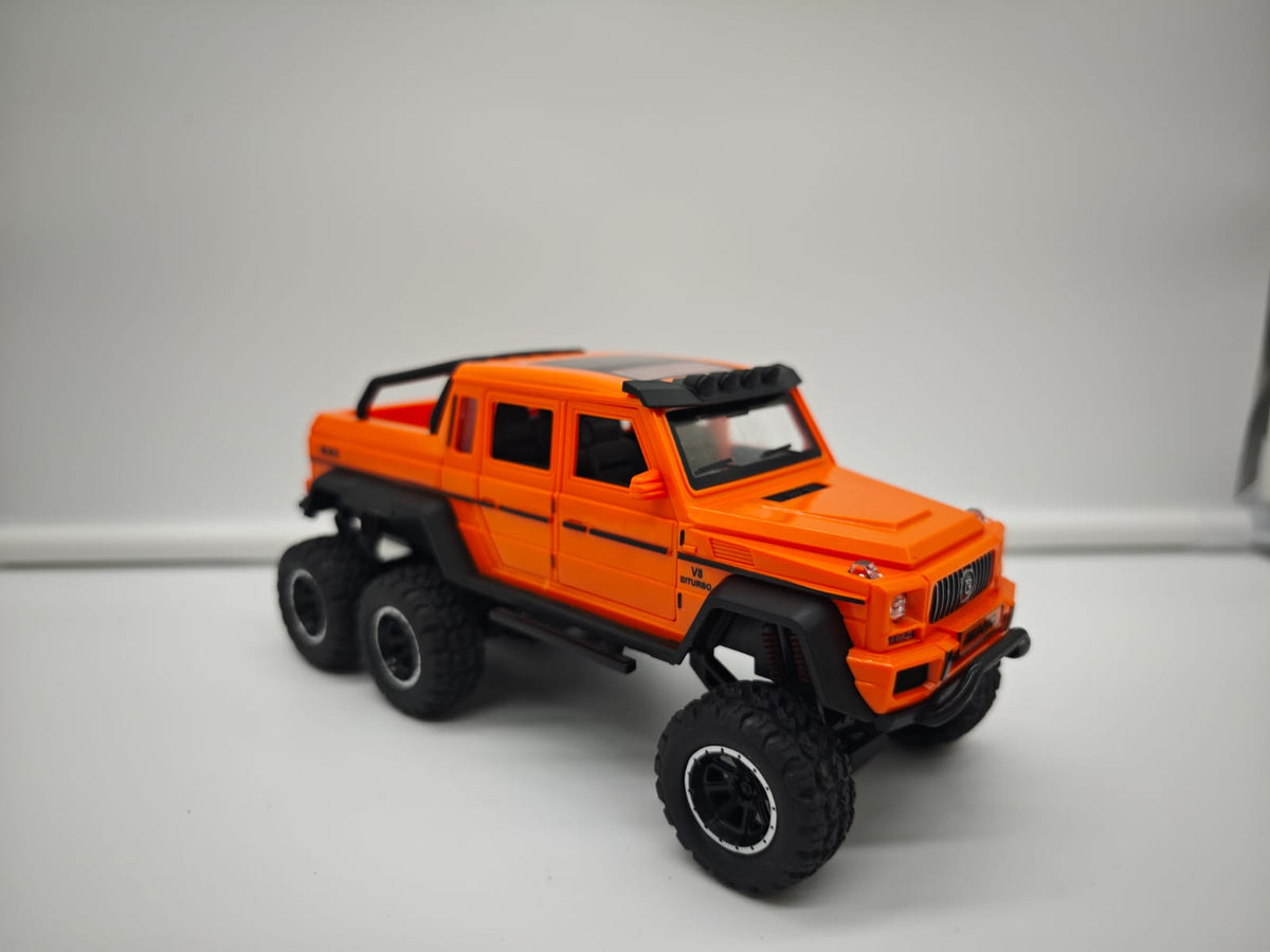 Mercedes G AMG 6X6 - Escala 1/24 - Plastico c/Luz y Sonido - No License (sin caja)