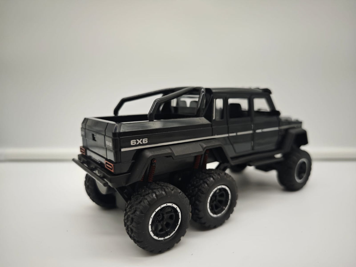 Mercedes G AMG 6X6 - Escala 1/24 - Plastico c/Luz y Sonido - No License (sin caja)