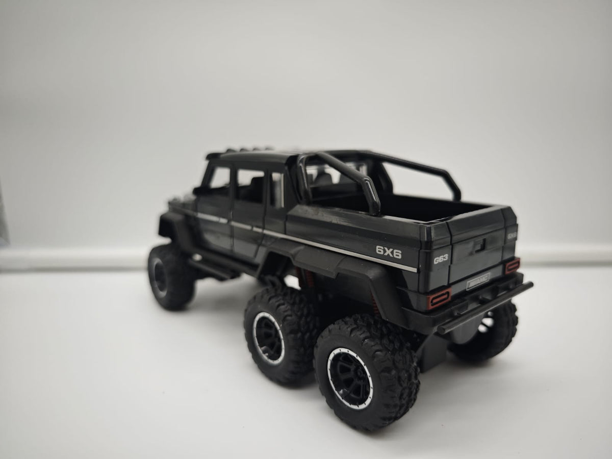 Mercedes G AMG 6X6 - Escala 1/24 - Plastico c/Luz y Sonido - No License (sin caja)