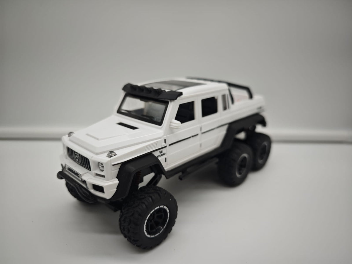 Mercedes G AMG 6X6 - Escala 1/24 - Plastico c/Luz y Sonido - No License (sin caja)