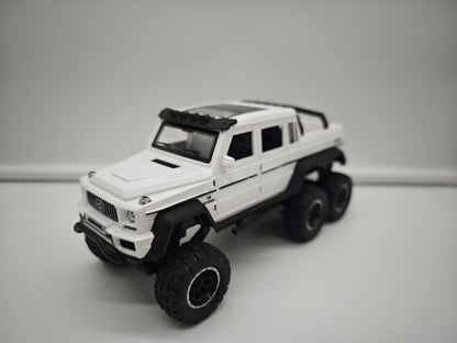 Mercedes G AMG 6X6 - Escala 1/24 - Plastico c/Luz y Sonido - No License (sin caja)