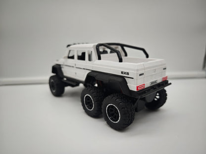 Mercedes G AMG 6X6 - Escala 1/24 - Plastico c/Luz y Sonido - No License (sin caja)
