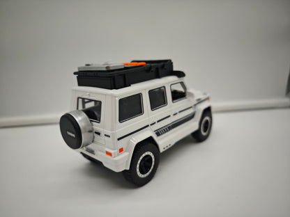 Mercedes Benz Clase G - Escala 1/24 - Plastico c/Luz y Sonido - No License (sin caja)