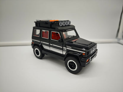 Mercedes Benz Clase G - Escala 1/24 - Plastico c/Luz y Sonido - No License (sin caja)